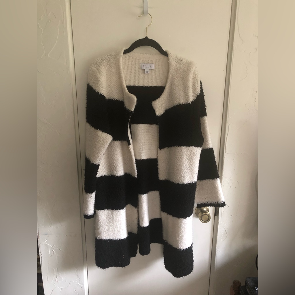 Elle Magazine Brand Black And White Striped Cardigan Elle Magazine Brand Black And White Striped Cardigan